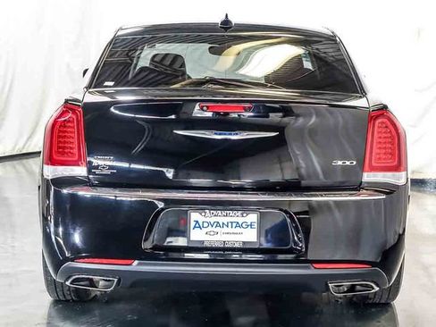 Used 2023 Chrysler 300 Touring AWD/4WD image 8