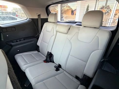 Used 2021 Kia Telluride EX w/ EX Premium Package image 8