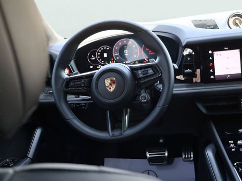 Certified 2025 Porsche Cayenne GTS w/ Technology Package image 20