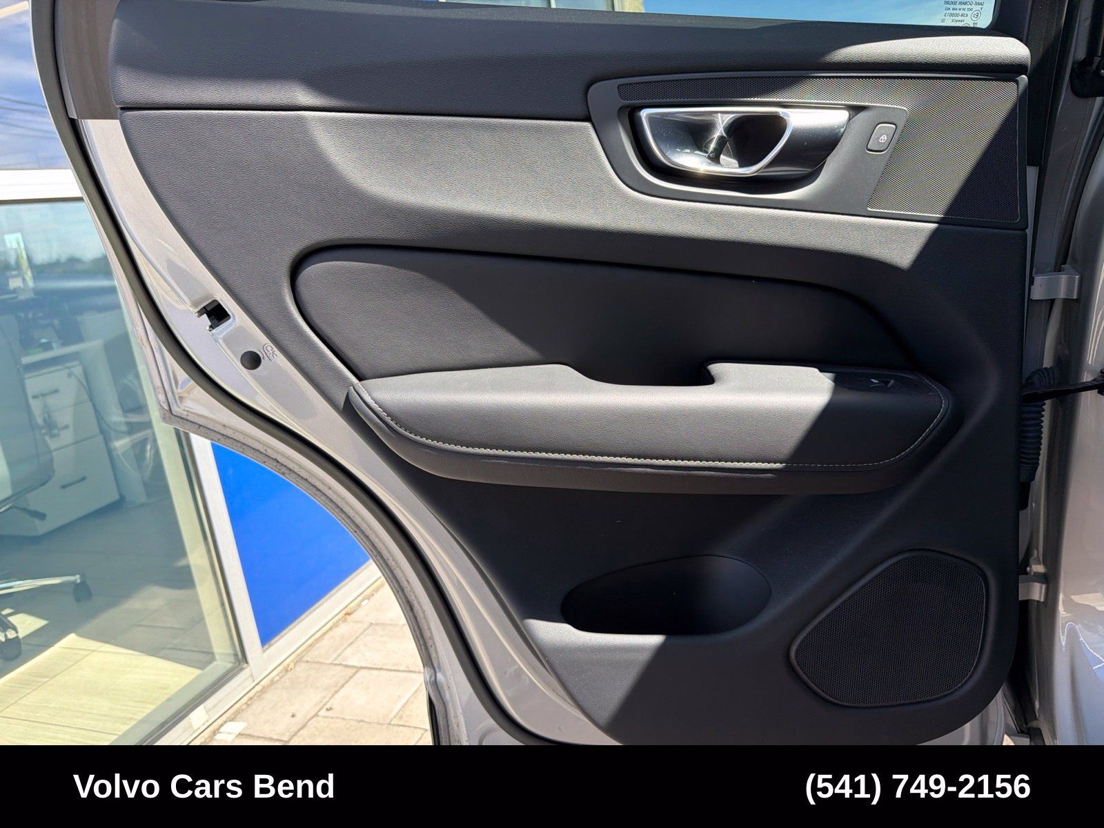 Used 2023 Volvo XC60 B5 Ultimate w/ Climate Package AWD/4WD image 21