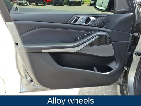 Used 2021 BMW X5 M AWD/4WD image 18