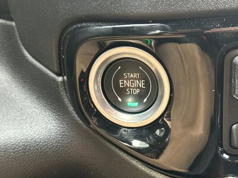 Used 2023 Chevrolet Silverado 1500 High Country w/ Technology Package image 34