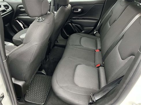 Certified 2022 Jeep Renegade Sport image 23