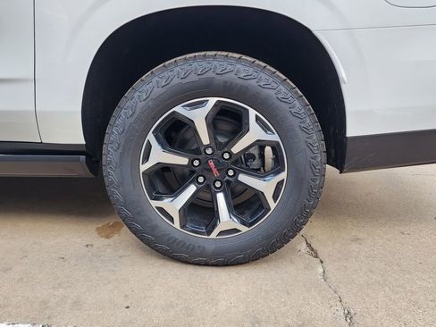 New 2026 GMC Yukon XL AT4 w/ AT4 Premium Plus Package AWD/4WD image 63