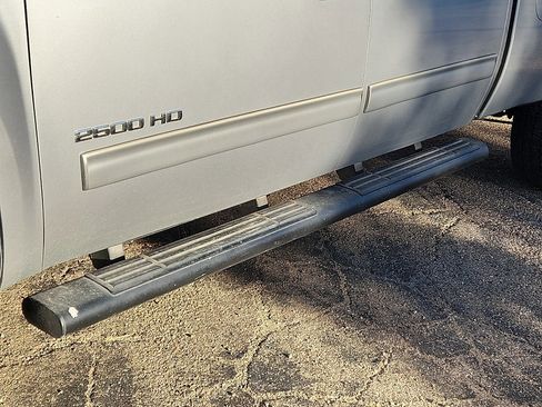 Used 2011 GMC Sierra 2500 SLE image 6