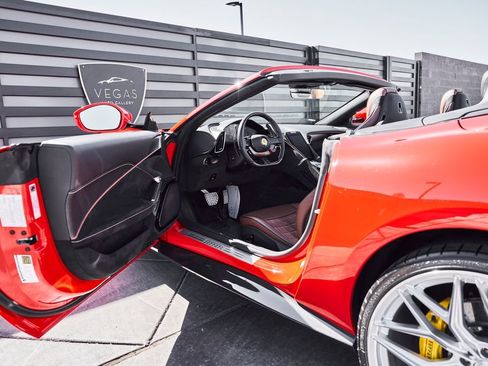 Used 2024 Ferrari Roma Spider RWD image 36