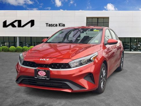 Used 2023 Kia Forte LXS FWD image 4