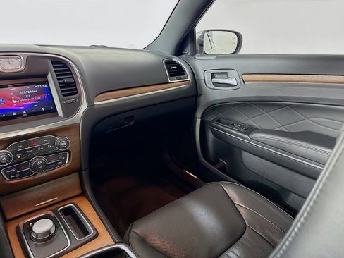Used 2016 Chrysler 300 C Platinum w/ Safetytec Plus Group image 27