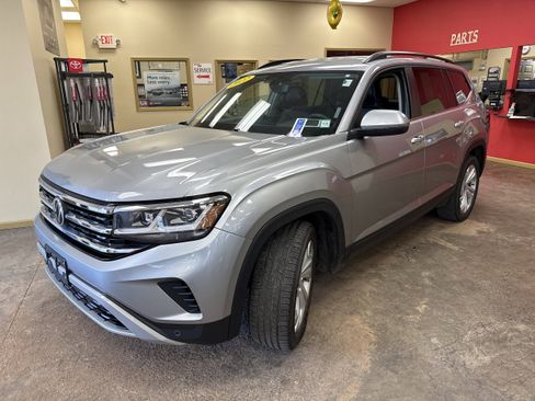 Used 2022 Volkswagen Atlas SE image 3