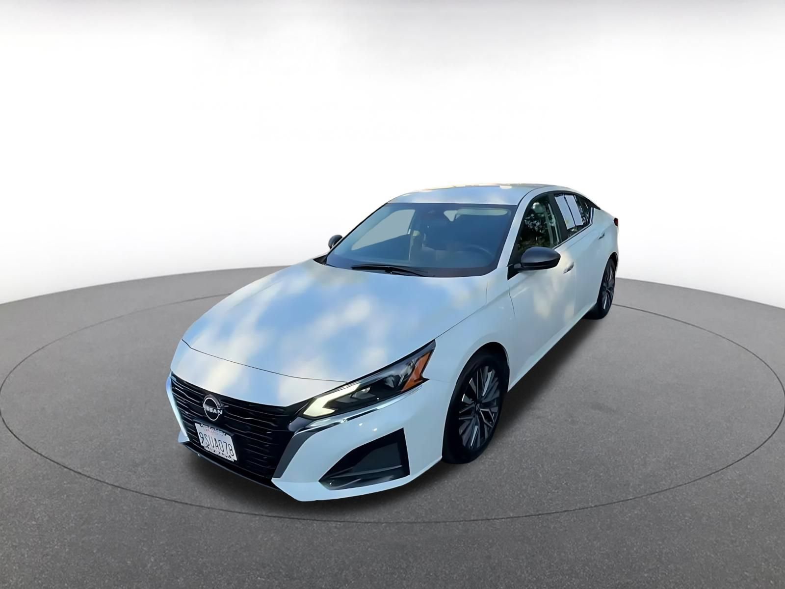 Used 2025 Nissan Altima 2.5 SV FWD image 6