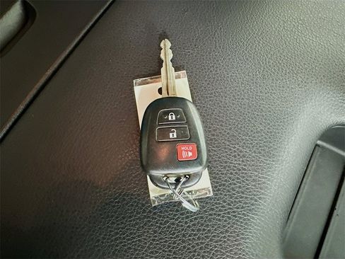 Used 2021 Toyota Tundra SR5 image 39