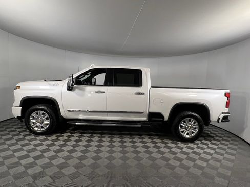 Used 2025 Chevrolet Silverado 2500 High Country w/ High Country Premium Package image 10