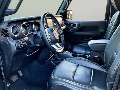 Used 2021 Jeep Wrangler Unlimited Sahara AWD/4WD image 19