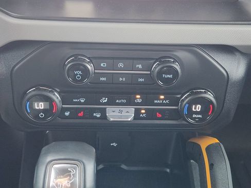Used 2023 Ford Bronco Badlands AWD/4WD image 18