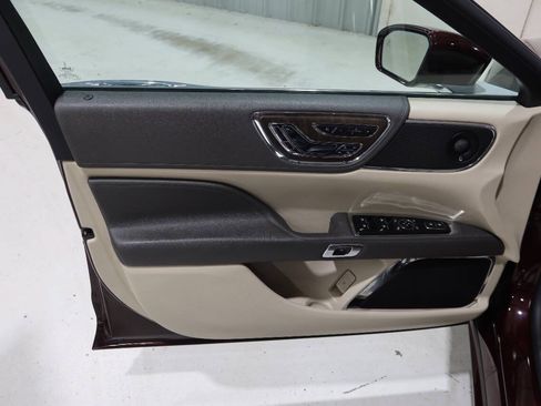 Used 2020 Lincoln Continental Reserve FWD image 30