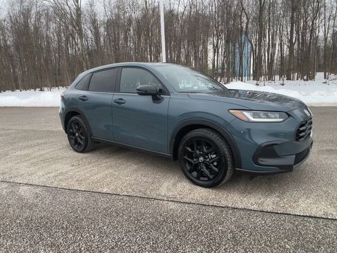 Used 2024 Honda HR-V Sport image 3