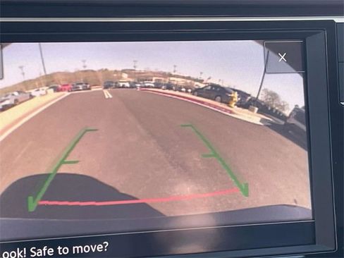 Used 2024 Volkswagen Jetta SE image 16