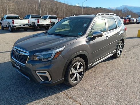Used 2021 Subaru Forester Touring image 3