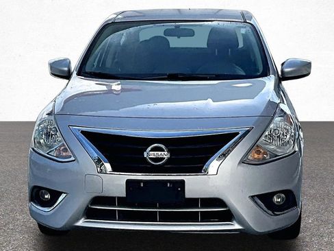 Used 2019 Nissan Versa SV w/ SV Special Edition Package image 3