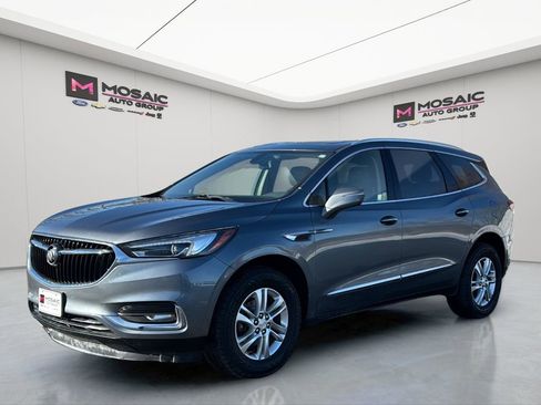 Used 2020 Buick Enclave Essence w/ Sound and Sites Package image 3