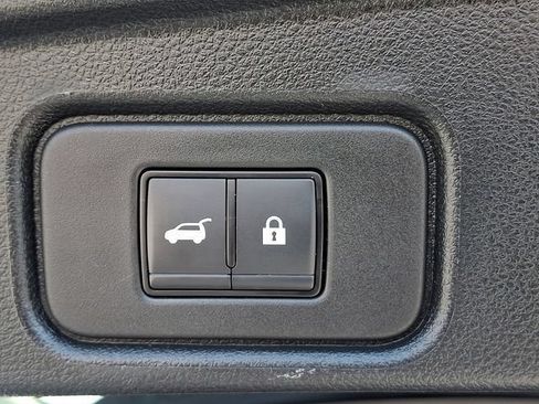 Used 2023 Nissan Pathfinder Platinum AWD/4WD image 38