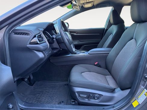 Used 2023 Toyota Camry LE image 9
