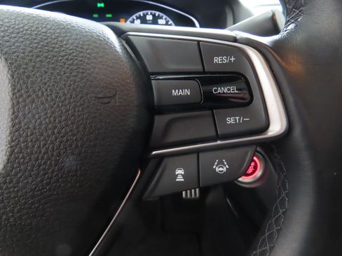 Used 2018 Honda Accord Sport image 16