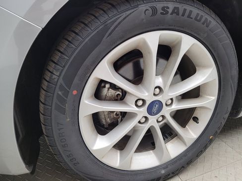 Used 2020 Ford Fusion SE FWD image 31