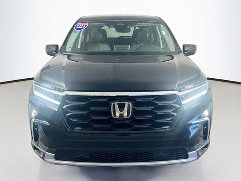 Used 2025 Honda Pilot EX-L image 3