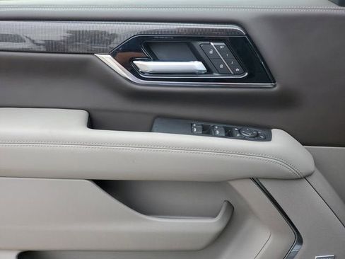 New 2026 GMC Yukon XL Elevation w/ Elevation Premium Package image 17