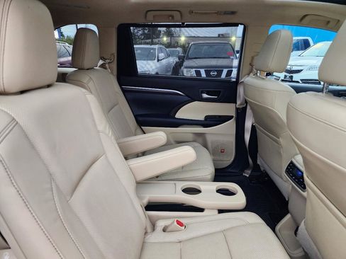 Used 2015 Toyota Highlander Limited Platinum image 32