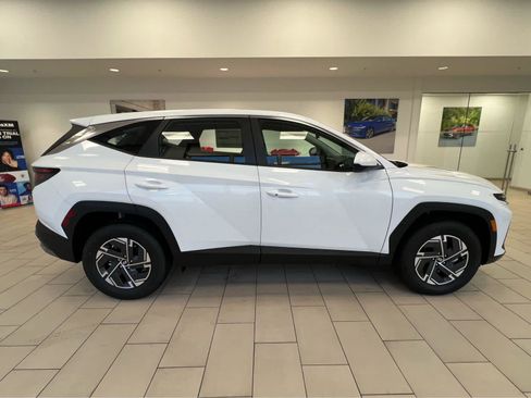 New 2026 Hyundai Tucson Blue SE w/ Tow & Go Package AWD/4WD image 6
