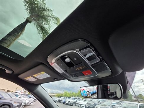 New 2025 Hyundai Tucson Limited image 11