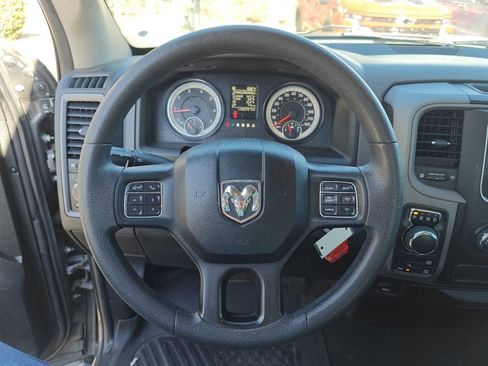 Used 2019 RAM 1500 Express AWD/4WD image 15