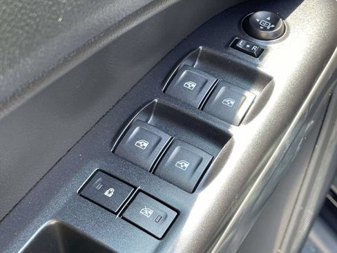 Used 2022 Chevrolet Colorado ZR2 AWD/4WD image 24