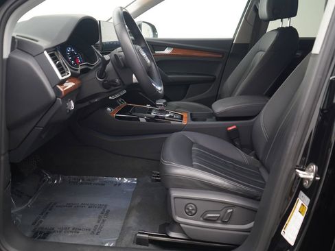 Used 2023 Audi Q5 2.0T Premium w/ Convenience Package image 6