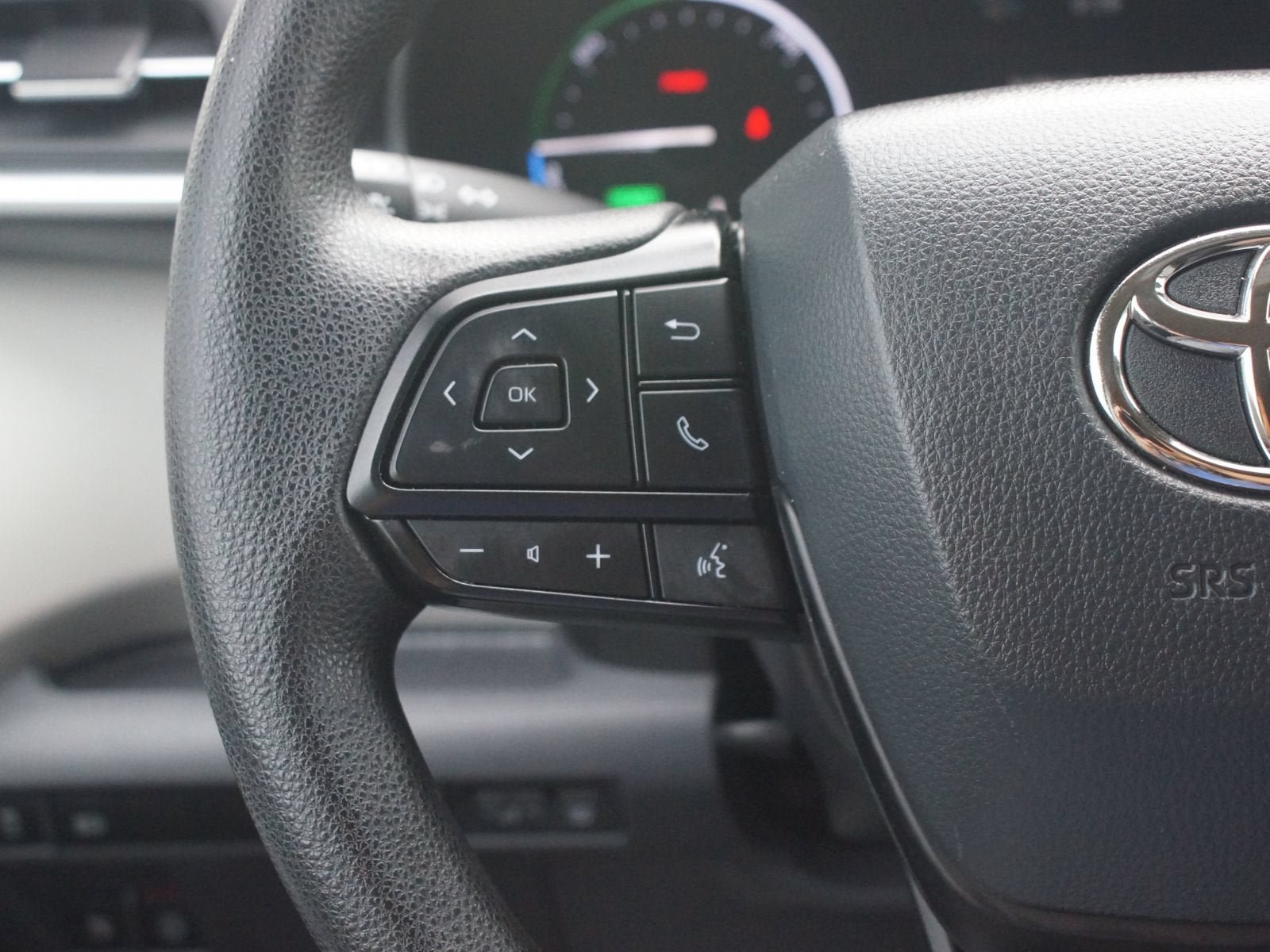 Used 2024 Toyota Sienna LE FWD image 9