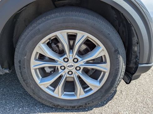 Used 2023 Ford Explorer XLT w/ Equipment Group 202A AWD/4WD image 10