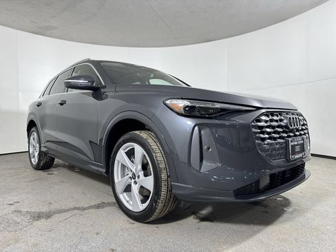 Used 2025 Audi Q5 Premium Plus w/ Premium Plus AWD/4WD image 28