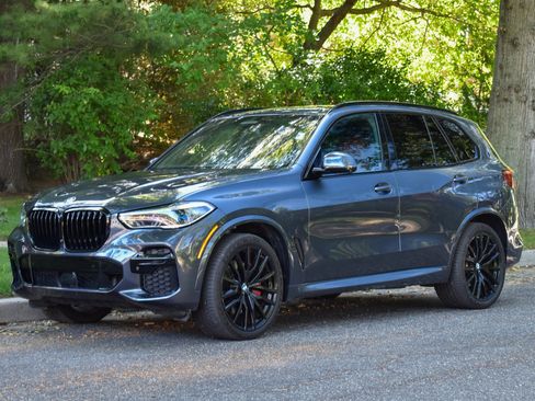 Used 2022 BMW X5 sDrive40i w/ M Sport Package RWD image 2