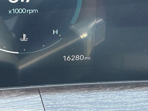 Used 2025 Hyundai Santa Fe Calligraphy image 17