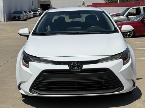 Used 2024 Toyota Corolla LE FWD image 8