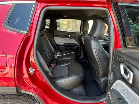 New 2025 Jeep Compass Latitude image 21