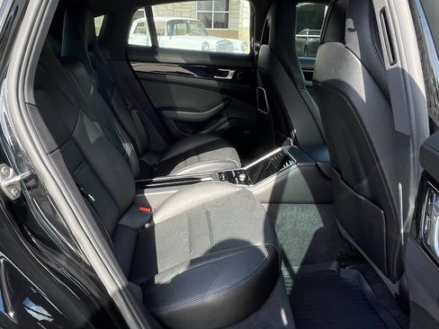 Used 2018 Porsche Panamera image 33