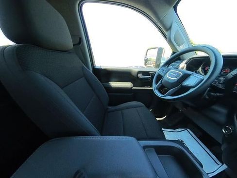 New 2025 GMC Sierra 3500 Pro w/ Convenience Package image 15