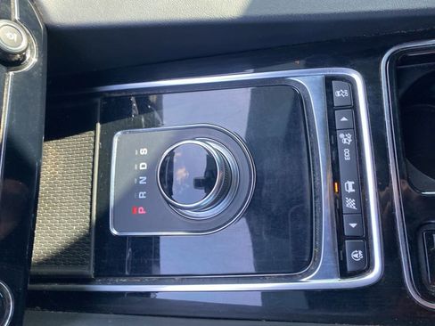Used 2019 Jaguar F-PACE S image 29