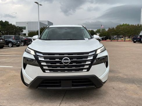 Used 2025 Nissan Rogue SV FWD image 3