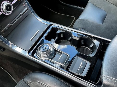 Used 2020 Ford Edge ST image 16