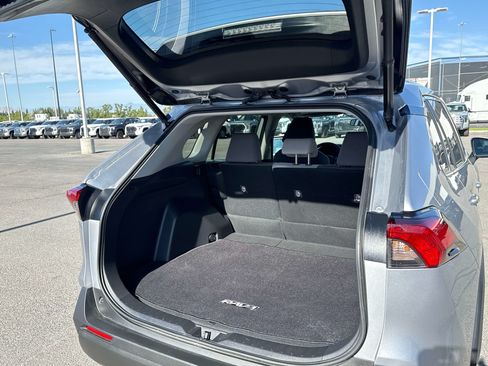 Used 2022 Toyota RAV4 XLE w/ Convenience Package AWD/4WD image 15