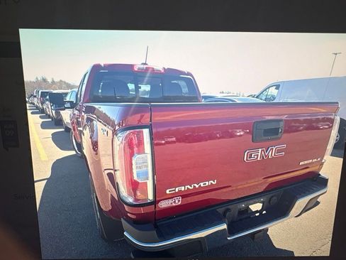 Used 2017 GMC Canyon SLE w/ SLE Convenience Package AWD/4WD image 2